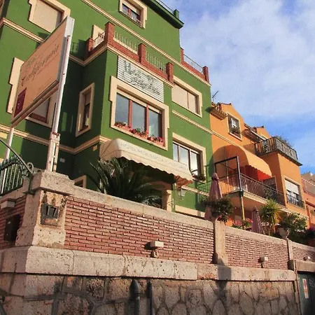 Hotel California 2*