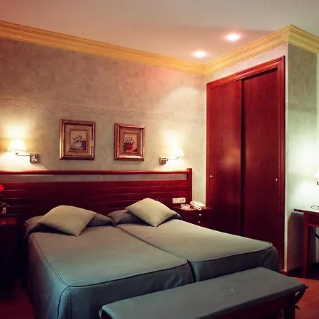 Hotel California 2*