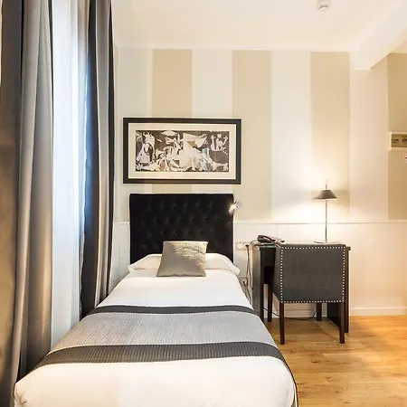 California Hotel 2*