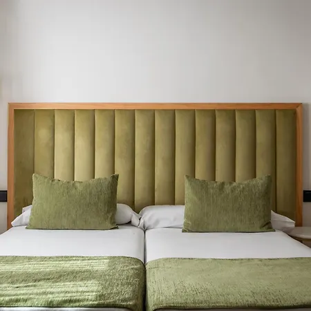 Bypillow California מלון 2*